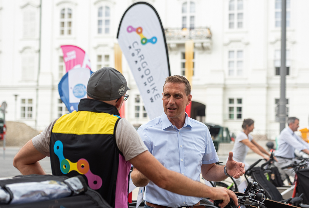 Roadie berät auf Cargobike Roadshow